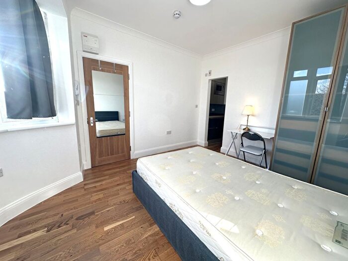 Studio To Rent In Antrobus Road, Chiswick, London, W4