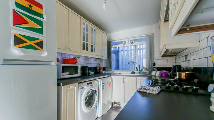 4 Bedroom Terraced House To Rent In Bloomsbury Walk - Bath Student Property, B7