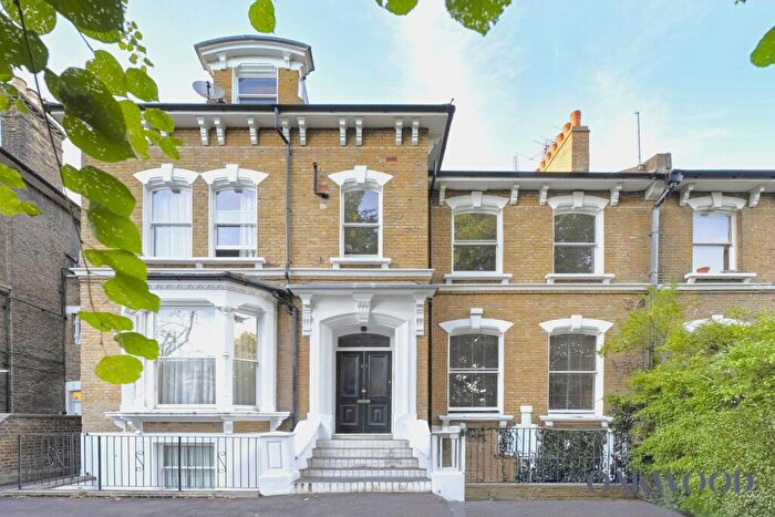 1 Bedroom Flat For Sale In Cazenove Road, London, N16