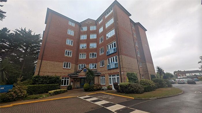 2 Bedroom Flat For Sale In Lindsay Road, Poole, Dorset, BH13