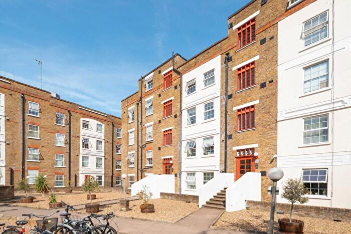 2 Bedroom Flat To Rent In Old Castle Street, Aldgate, E1