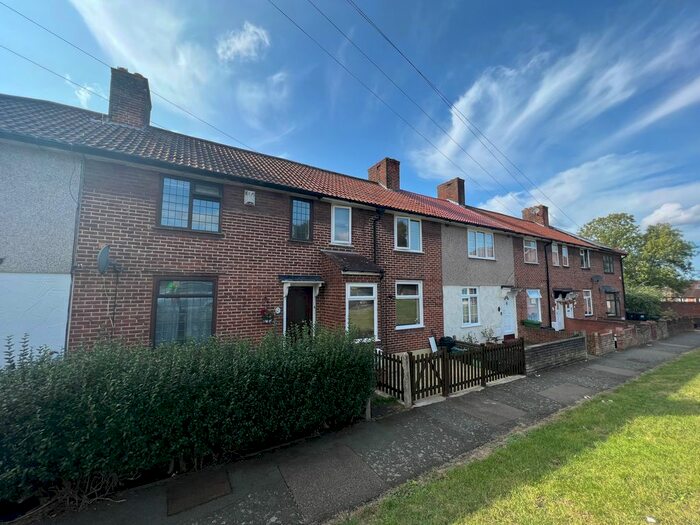 3 Bedroom Terraced House To Rent In Prestbury Square, London, SE9