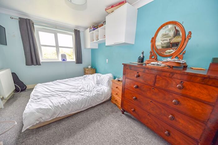 2 Bedroom Flat For Sale In Hambledon Road, Waterlooville, PO7