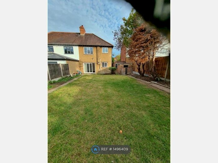 3 Bedroom Semi-Detached House To Rent In Sutton, Sutton, SM3