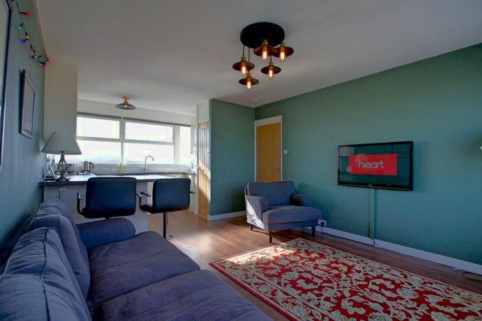 2 Bedroom Flat To Rent In Churchill Gardens, Gilbert House Churchill Gardens, SW1V