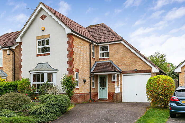 4 Bedroom Detached House For Sale In Stanley Close, Coulsdon, CR5