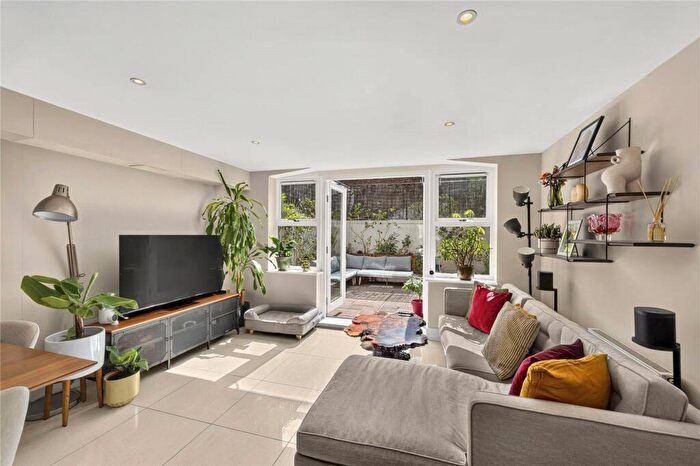 2 Bedroom Apartment For Sale In Pretoria Court, A Tyrwhitt Road, London, SE4