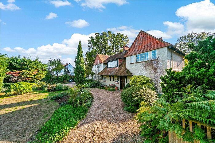 5 Bedroom Detached House For Sale In Hanworth Road, Hampton, TW12