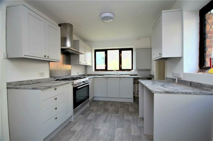 4 Bedroom Detached House To Rent In Silver Birch Drive, Worthing, BN13