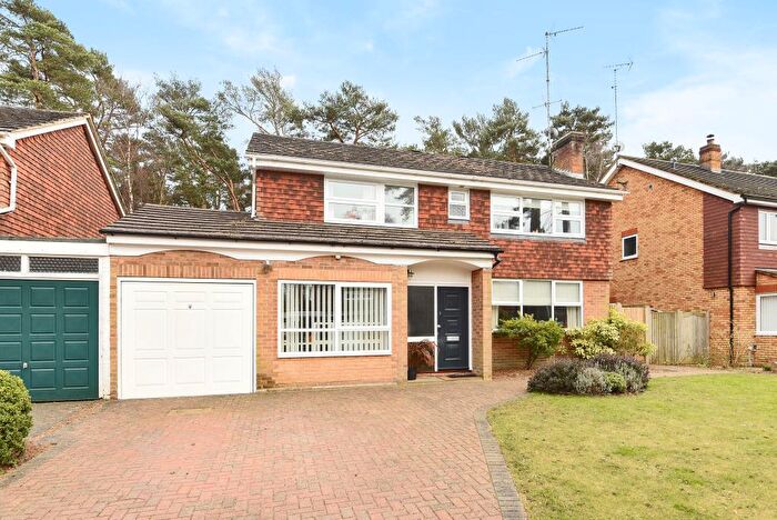 4 Bedroom Link Detached House To Rent In Windlesham, Surrey, GU20