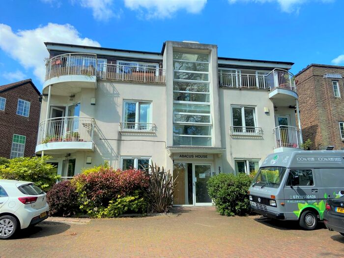 2 Bedroom Flat To Rent In Abacus House, Peckham Rye, London, SE22