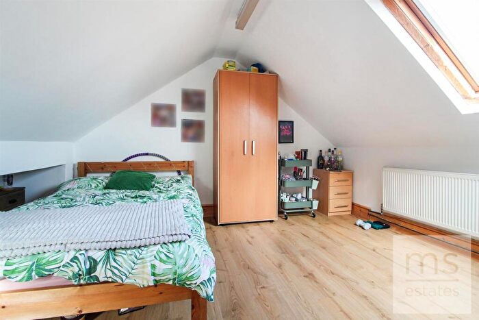 5 Bedroom Semi Detached House To Rent In Bills Option £pppw Harrington Drive, Lenton, Nottingham, NG7