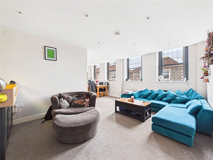 1 Bedroom Flat For Sale In Downend Road, Kingswood, Bristol, BS15