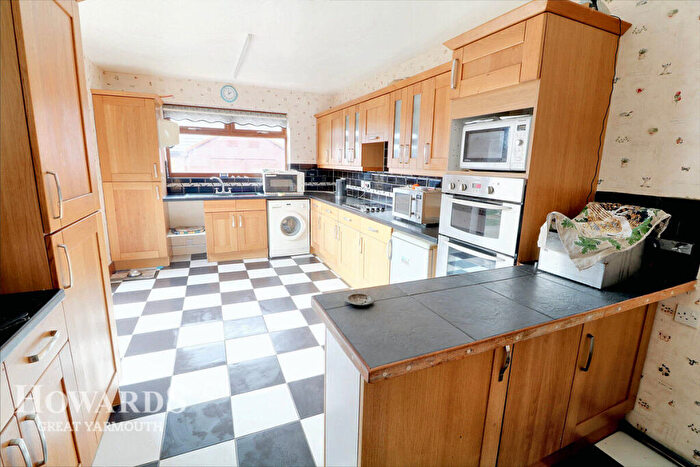 5 Bedroom Detached House For Sale In The Esplanade, Scratby, NR29