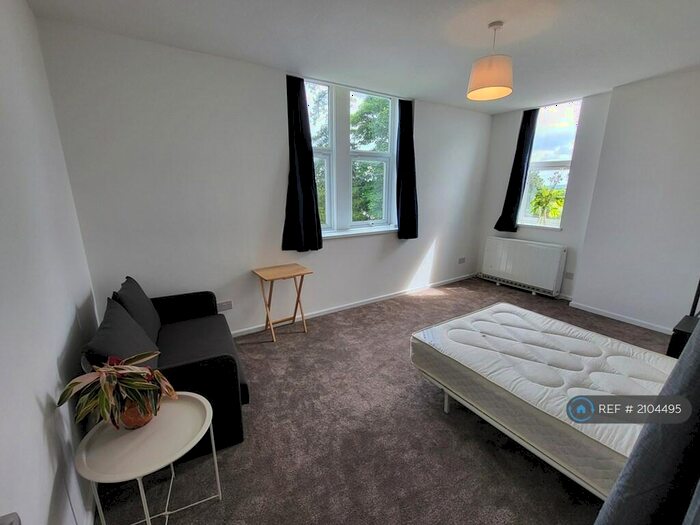 1 Bedroom Flat To Rent In Oakley House, Bromsgrove, B60