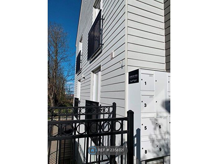 1 Bedroom Flat To Rent In Harbour View, Northfleet, DA11