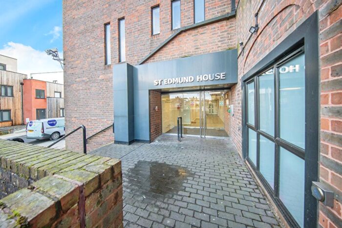 2 Bedroom Flat For Sale In Rope Walk, Ipswich, IP4