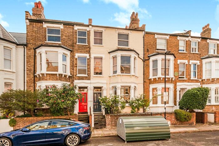 1 Bedroom Flat For Sale In Battledean Road, Islington, N5