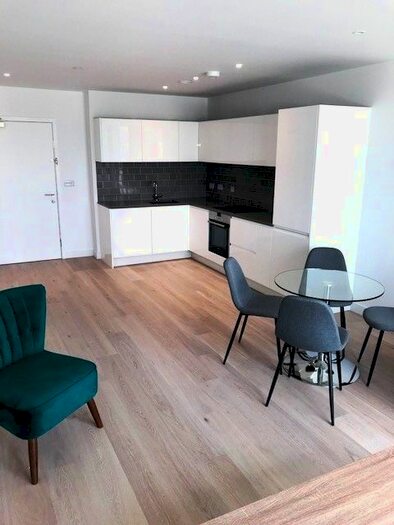 1 Bedroom Flat To Rent In Fairwater House, Bonnet Street, London, E16