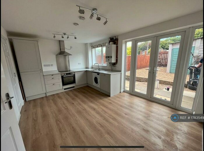 3 Bedroom Semi-Detached House To Rent In South Grove, Wymington, Rushden, NN10