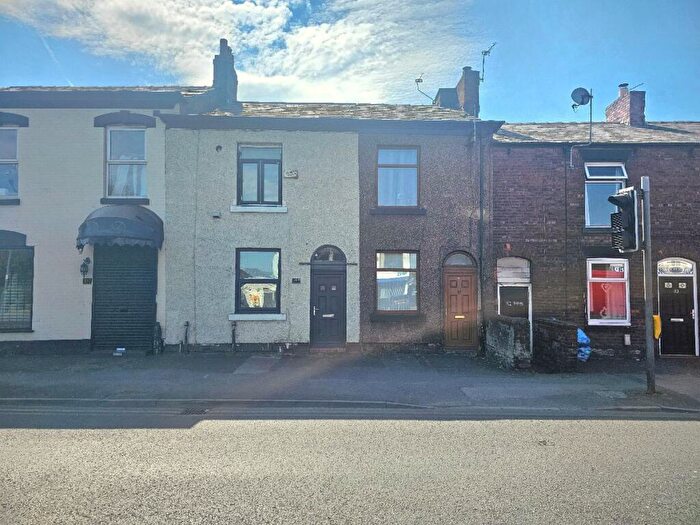 2 Bedroom Block Of Apartments For Sale In Stockport Road West, Bredbury, Stockport, SK6