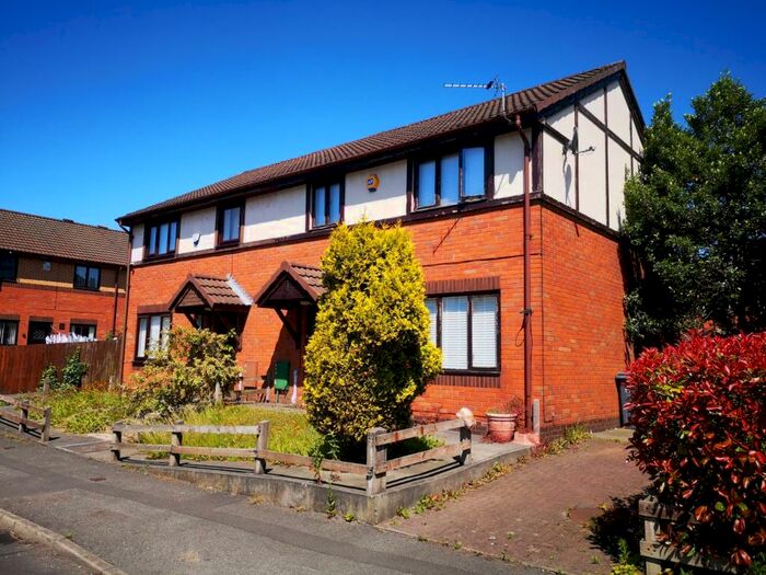 Houses for sale & to rent in M18 7AH, Williams Street, Gorton North