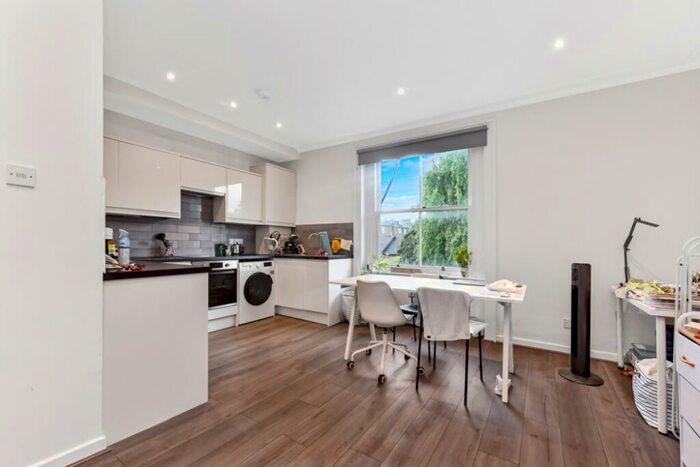 1 Bedroom Flat To Rent In Parkhurst Road, Holloway, N7