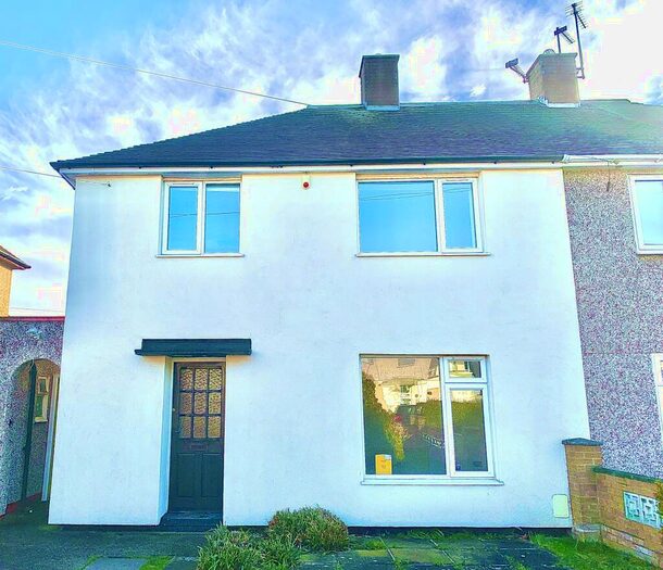 3 Bedroom House To Rent In Dovenby Road, Clifton, NG11