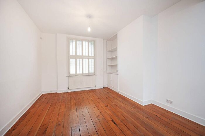 2 Bedroom Terraced House To Rent In Wellington Row, Columbia Road, London, E2
