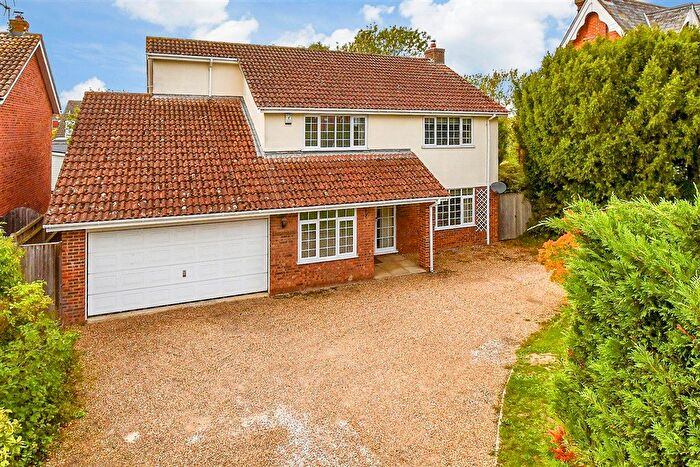 4 Bedroom Detached House For Sale In Station Road, Staplehurst, Kent, TN12