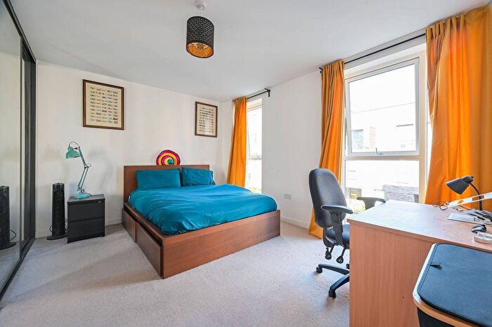 1 Bedroom Flat For Sale In Mahindra Way, Beckton, London, E6