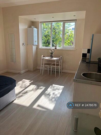 1 Bedroom Flat To Rent In Claremont Road, Salford, M6