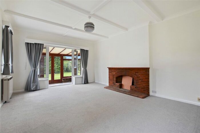 2 Bedroom Bungalow To Rent In Green Street, Chorleywood, Rickmansworth, Hertfordshire, WD3
