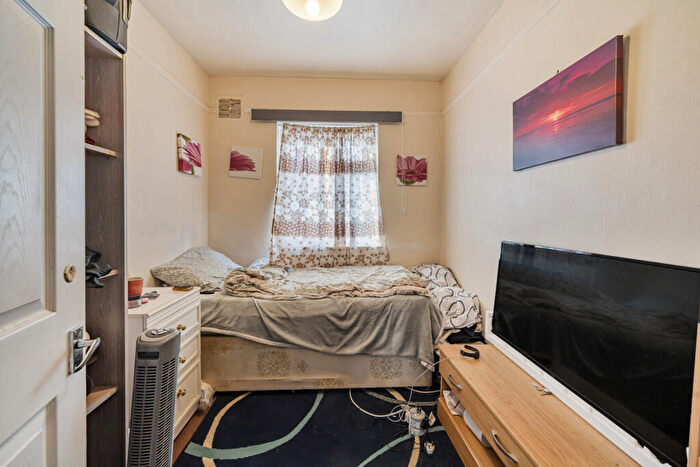 3 Bedroom Terraced House For Sale In Clarendon Rise, London, SE13