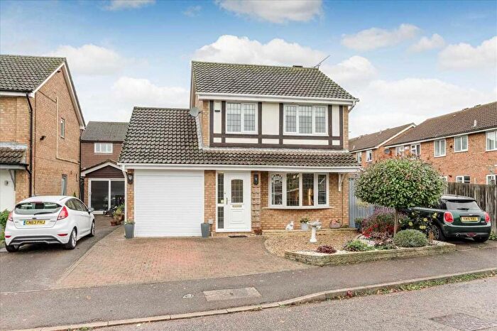 3 Bedroom Detached House For Sale In Oxleys, Olney, MK46