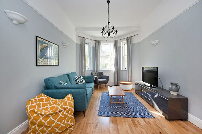 2 Bedroom Flat To Rent In Lewisham Way, London, SE4