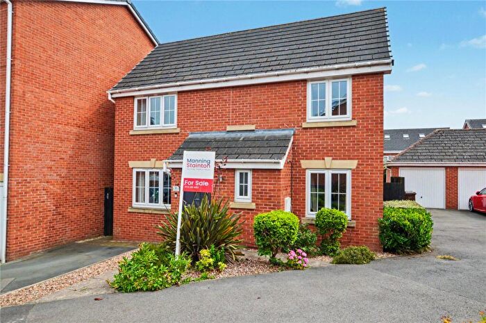 4 Bedroom Detached House For Sale In Rivendale, Leeds, West Yorkshire, LS10