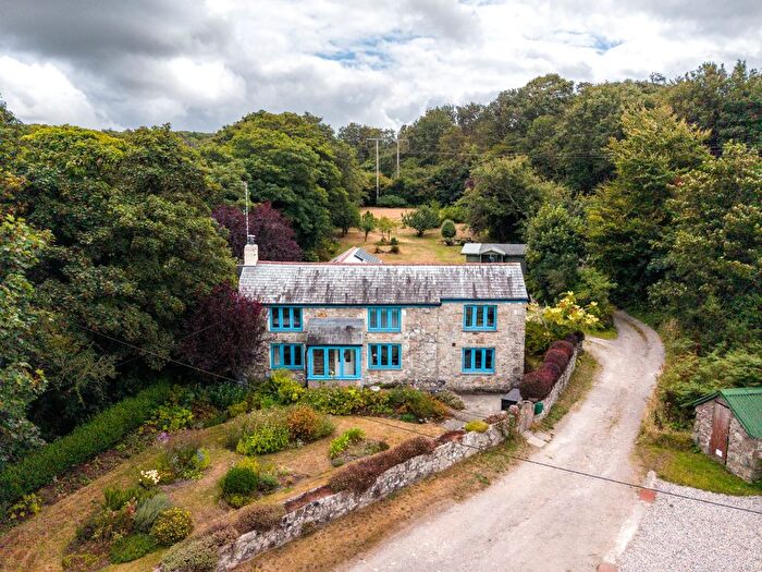5 Bedroom Cottage For Sale In Carwynnen, Versatile Home With Large Garden, Paddocks And Woodland Area, TR14