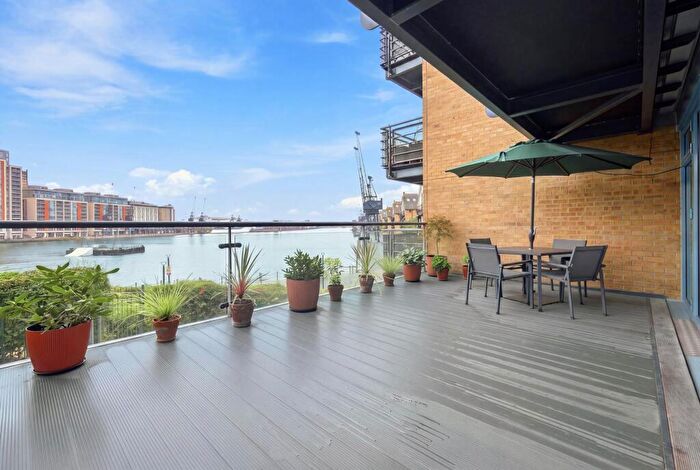2 Bedroom Flat For Sale In Western Beach Apartments, Royal Victoria, E16
