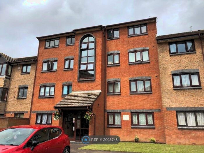 2 Bedroom Flat To Rent In St. Matthews Court, Gosport, PO12