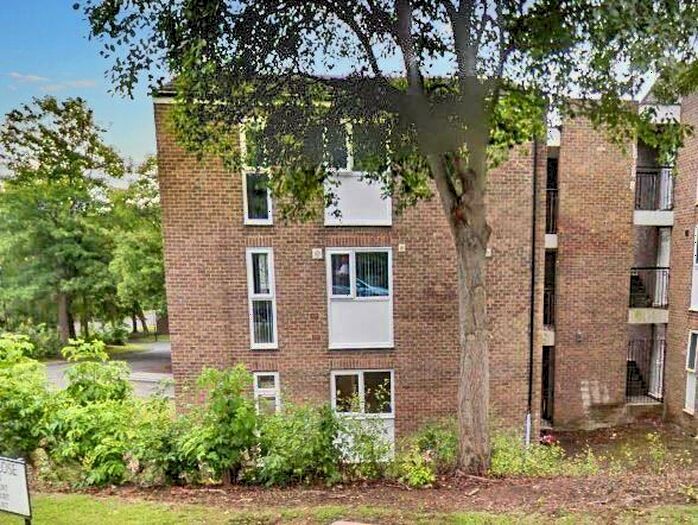 2 Bedroom Flat To Rent In Lumley Close, Washington, Tyne And Wear, NE38