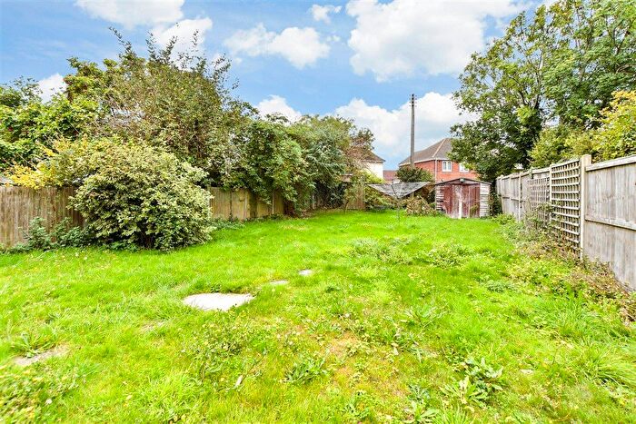 3 Bedroom Semi-Detached House For Sale In Chaucer Road, Elvington, Dover, Kent, CT15
