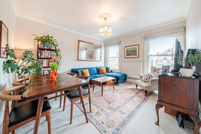 2 Bedroom Flat For Sale In Tierney Road, Streatham Hill, London, SW2