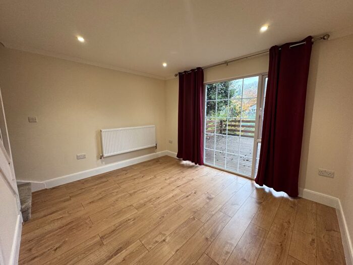 4 Bedroom Detached House To Rent In Old Lodge Lane, Purley, CR8