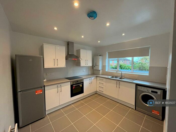 3 Bedroom Flat To Rent In Chapel House, Newcastle Upon Tyne, NE5