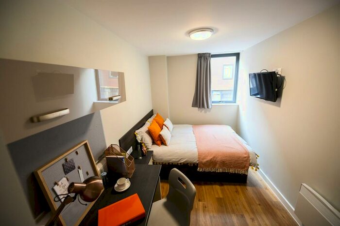 2 Bedroom Apartment To Rent In Bedroom Apartment In Queen Street, Sheffield, S1