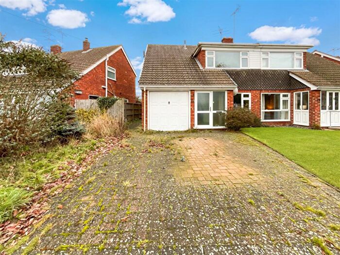 3 Bedroom Semi-Detached House For Sale In Moat Close, Thurlaston., LE9