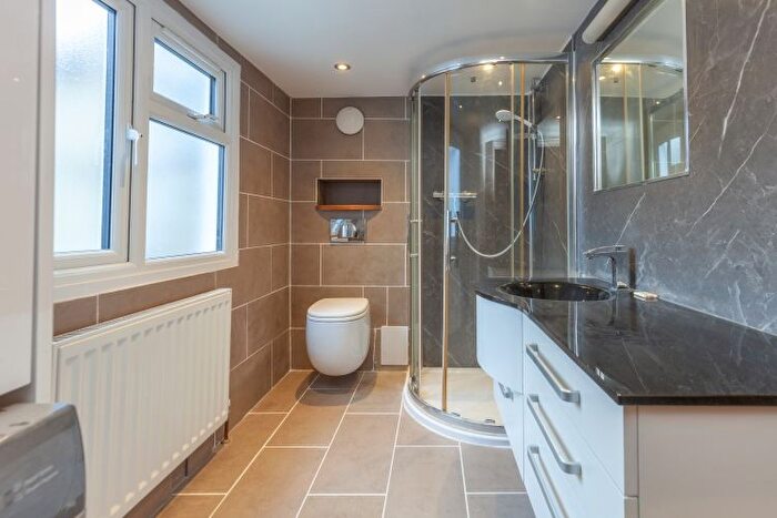 1 Bedroom Flat To Rent In Market Square, Bicester, OX26