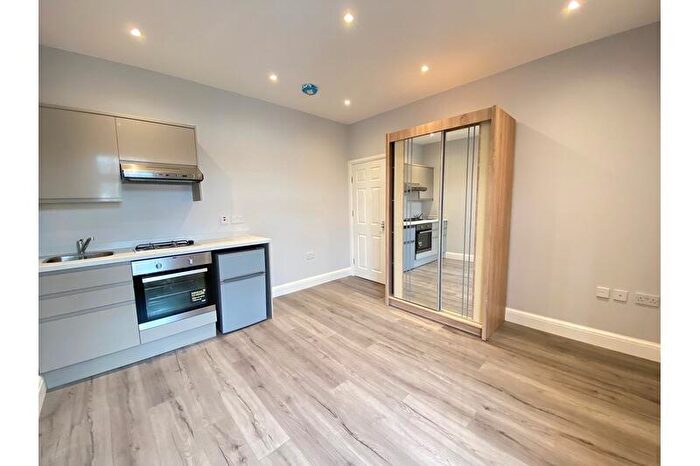 Studio To Rent In Buchanan Gardens, Kensal Green, London, NW10