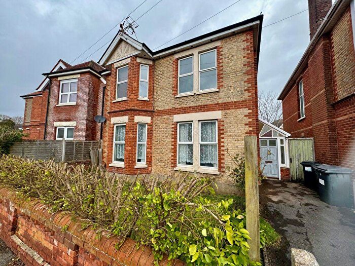 2 Bedroom Flat To Rent In Student Two Double Bedroom, Charminster (), P06